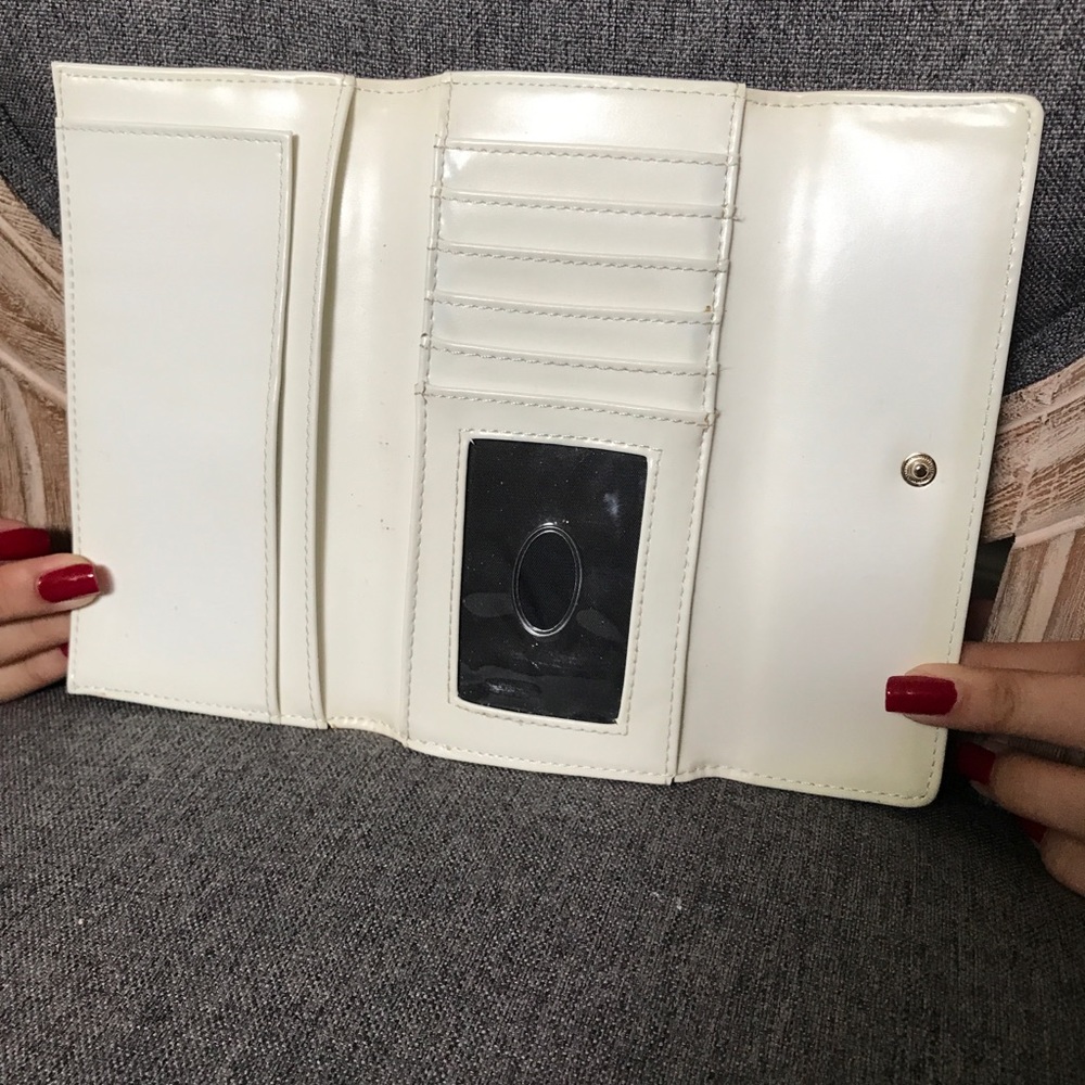 🎀 GUESS WALLET 🎀 - Picture 3 of 4